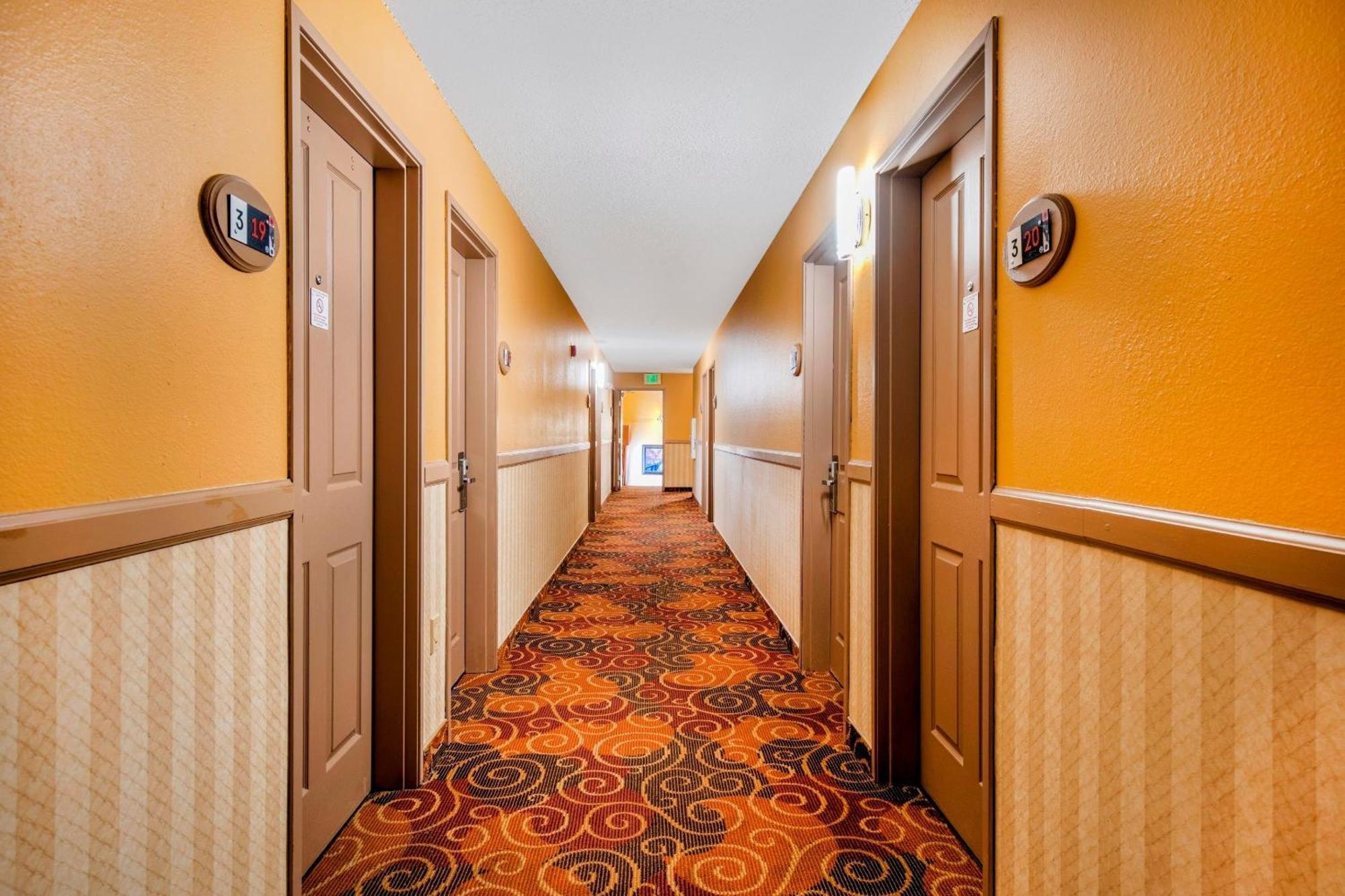 Oyo Hotel Castle Rock Co Downtown Εξωτερικό φωτογραφία