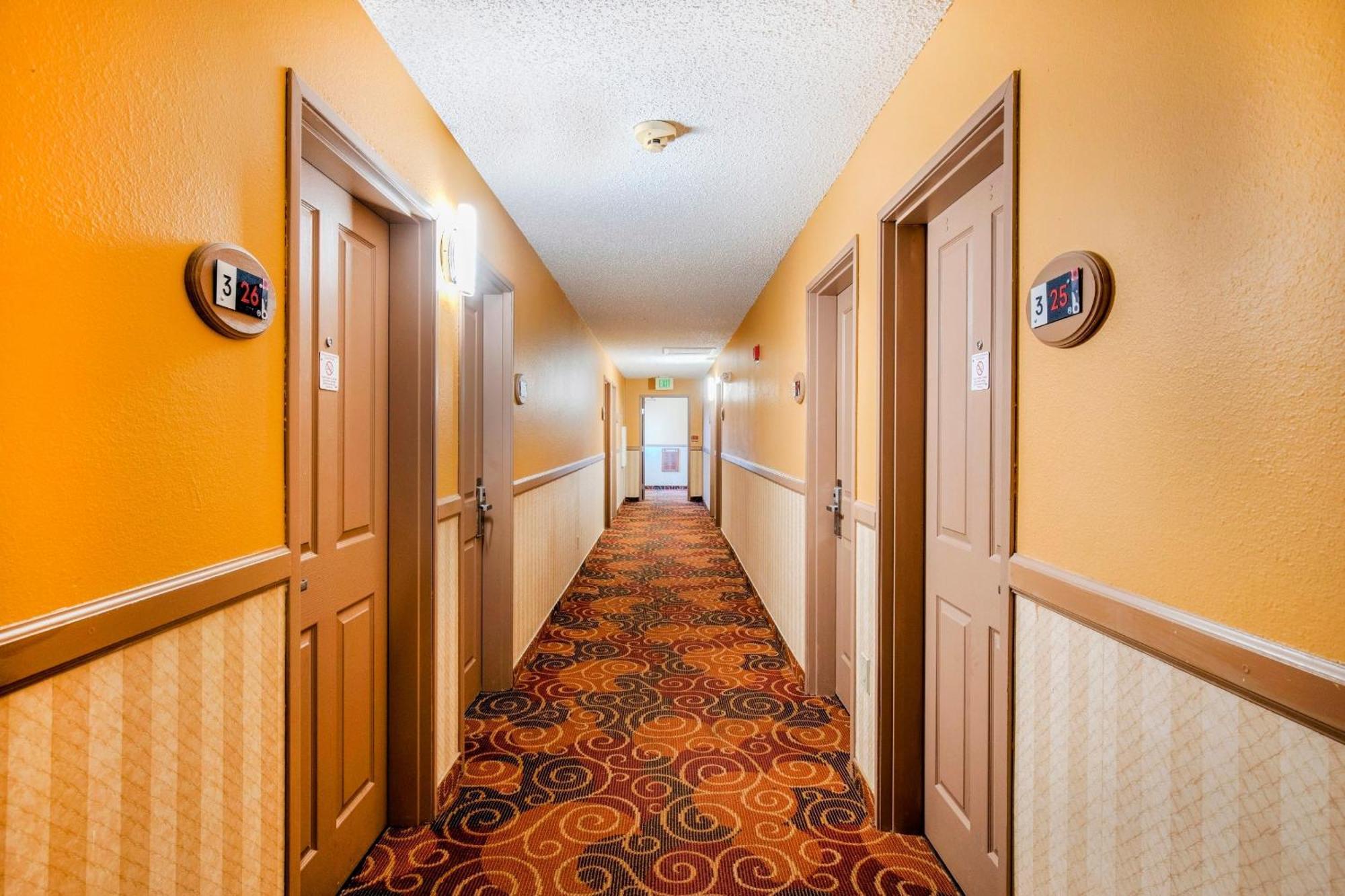 Oyo Hotel Castle Rock Co Downtown Εξωτερικό φωτογραφία